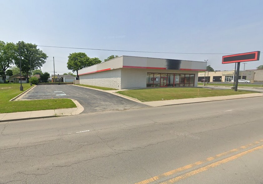 Primary Photo Of 2001 S Madison St, Muncie Freestanding For Lease