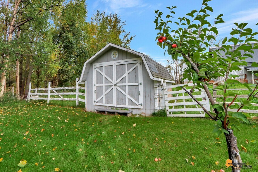 More Photos Of 1651 Terrilou Ct, Palmer Specialty For Sale