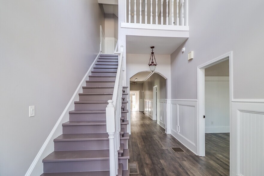 More Photos Of 104 W Candler St, Winder Medical For Sale