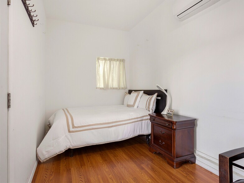 More Photos Of 1825 Altivo Way, Los Angeles Multifamily For Sale