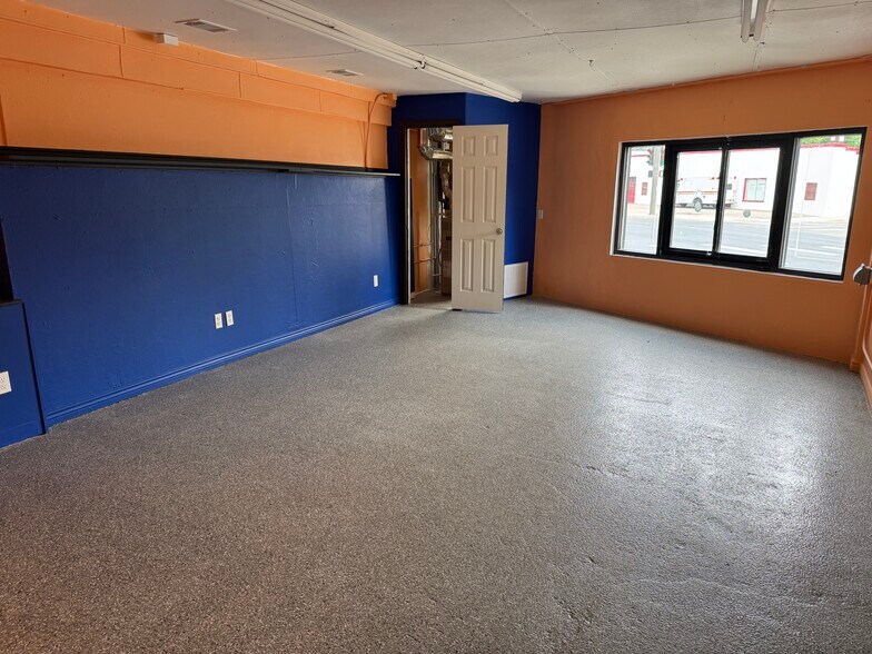More Photos Of 1104-1108 E 1st St, Loveland General Retail For Lease