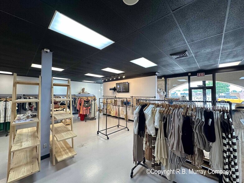 More Photos Of 1324-1326 E. Battlefield, Springfield General Retail For Lease