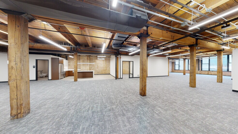 More Photos Of 11 W Illinois St, Chicago Office For Lease