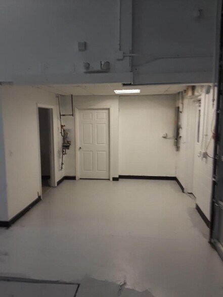 More Photos Of 99 B Winsted Rd, Torrington Unknown For Sale