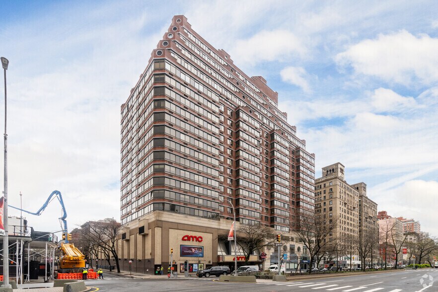 More Photos Of 2300 Broadway, New York Apartments For Lease