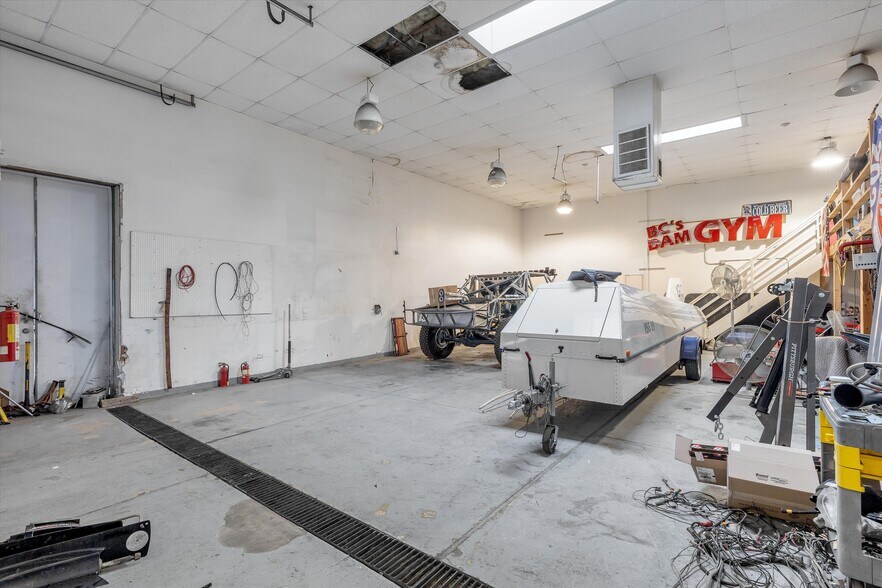 More Photos Of 674 Wells Rd, Boulder City Warehouse For Sale