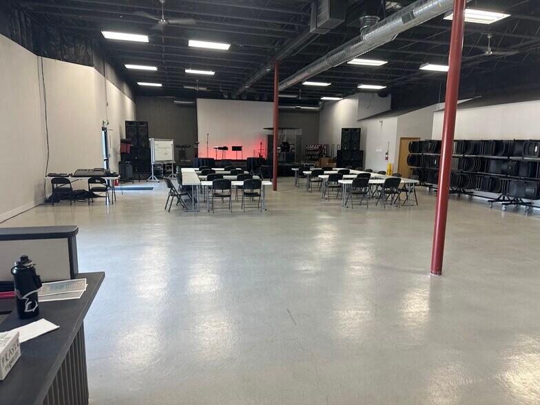 More Photos Of 3180 W Clearwater Ave, Kennewick Storefront Retail Office For Lease