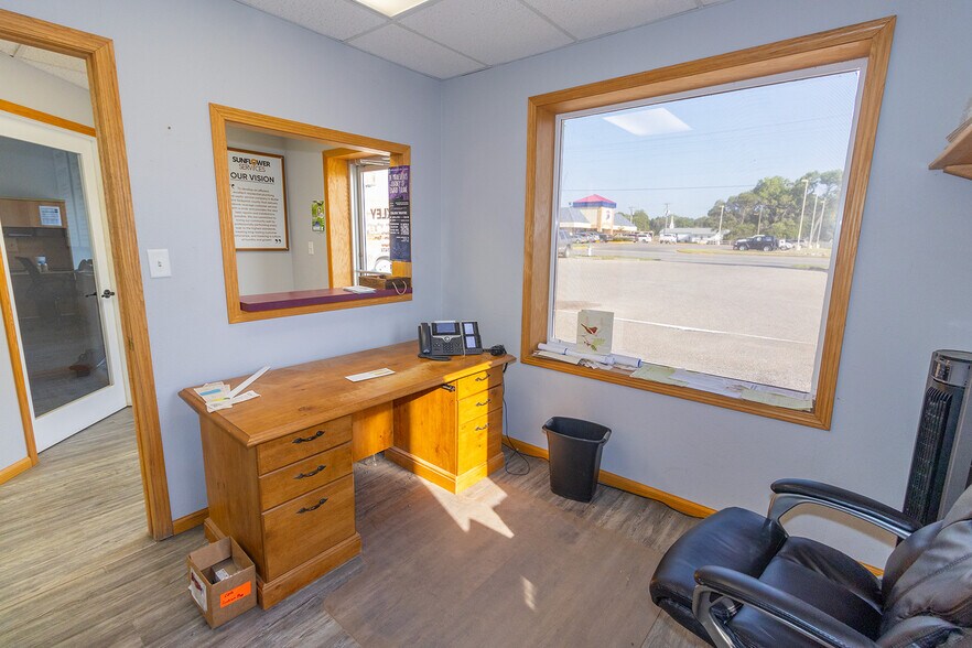 More Photos Of 1919 W Central Ave, El Dorado Warehouse For Lease