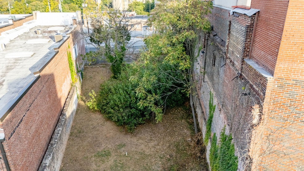 More Photos Of 124 SW Walker St, Atlanta Land For Sale