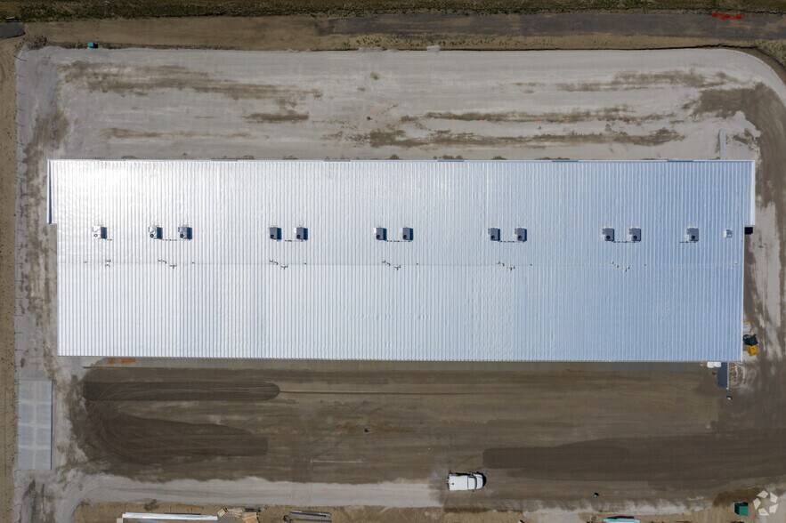 More Photos Of 505 Carmek Blvd SE, Rocky View No 44 Warehouse For Lease