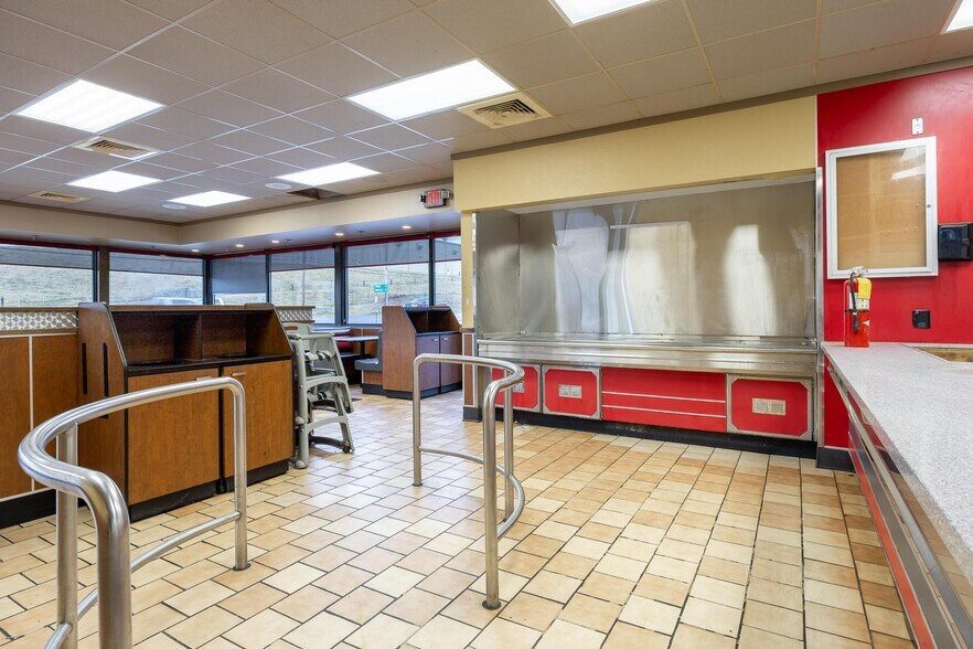 More Photos Of 5119 S 11 Hwy, Calhoun Fast Food For Sale