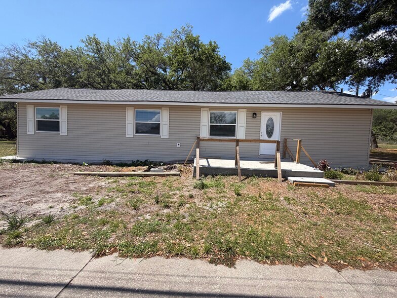 Primary Photo Of 2175 N McMullen Booth Rd, Clearwater Specialty For Lease