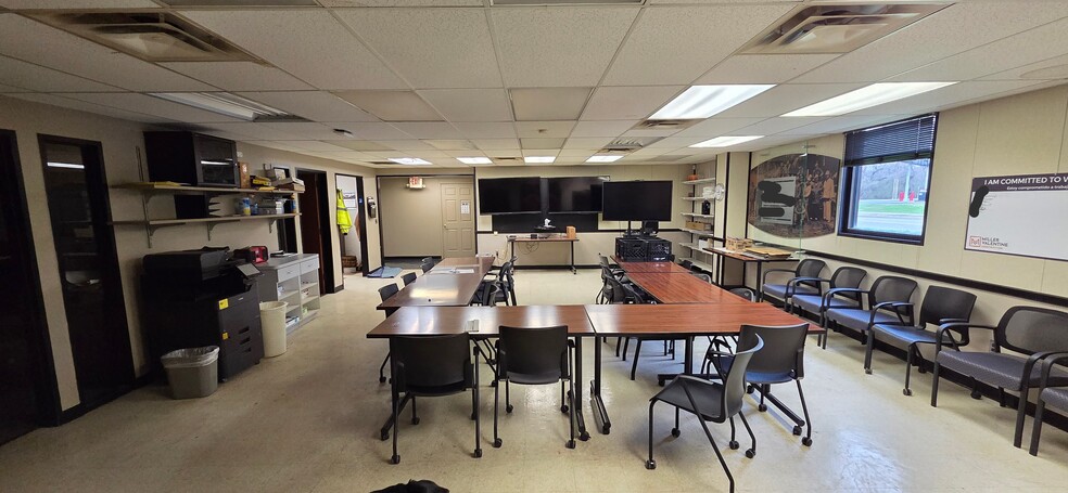 More Photos Of 2431 E River Rd, Dayton Warehouse For Sale