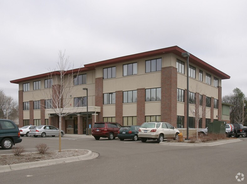 More Photos Of 1912 N Lexington Ave, Roseville Medical For Sale