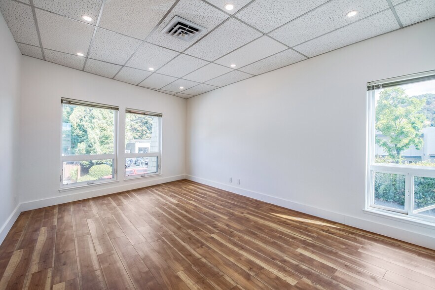 More Photos Of 700 E St, San Rafael Loft Creative Space For Sale