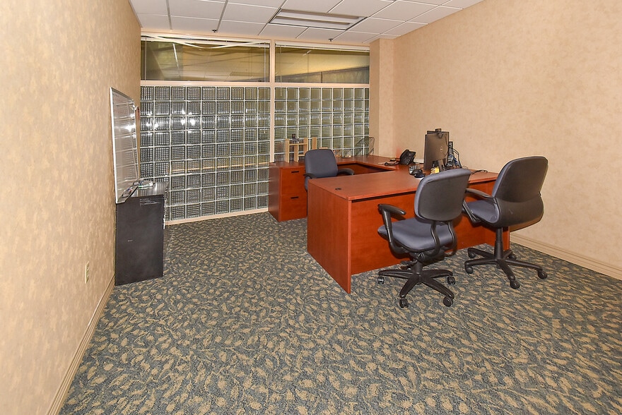 More Photos Of 755 Winding Brook Dr, Glastonbury Office For Sale