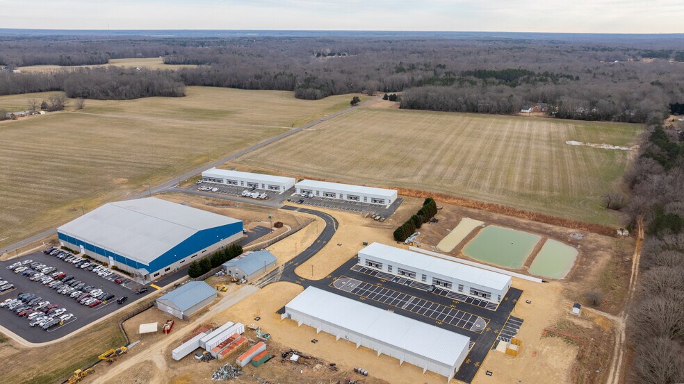 More Photos Of 8141 Pine Ridge Rd, Mechanicsville Light Distribution For Lease