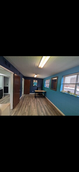 More Photos Of 404-406 E Fourth St, Royal Oak Office For Lease