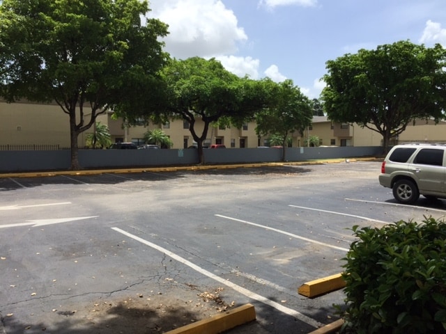More Photos Of 4445 W 16th Ave, Hialeah Office Residential For Lease