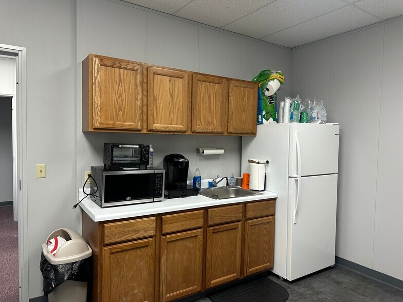 More Photos Of 7531 E Bartlett Corp Cv, Memphis Flex For Lease