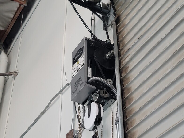 More Photos Of 800 S Rochester Ave, Ontario Warehouse For Lease