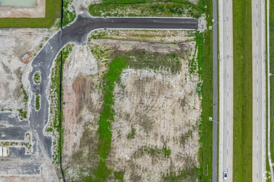 More Photos Of State Road 52, San Antonio General Retail For Lease