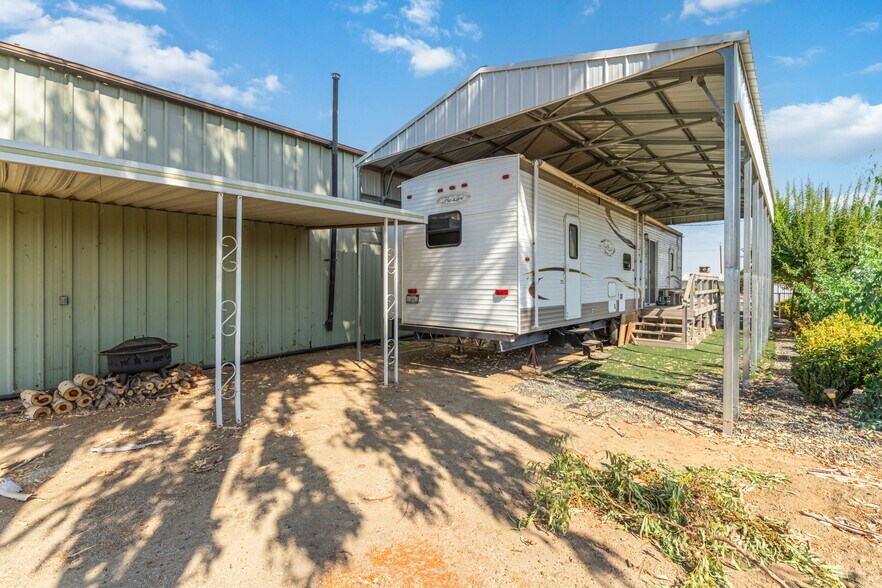 More Photos Of 23259 Avenue 64 Ave, Ducor Warehouse For Sale