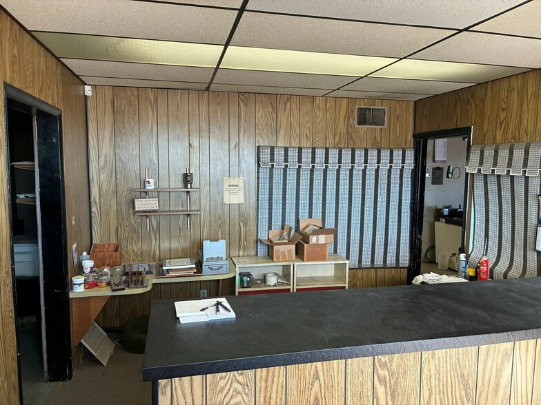 More Photos Of 313 NE 36th St, Oklahoma City Manufacturing For Sale