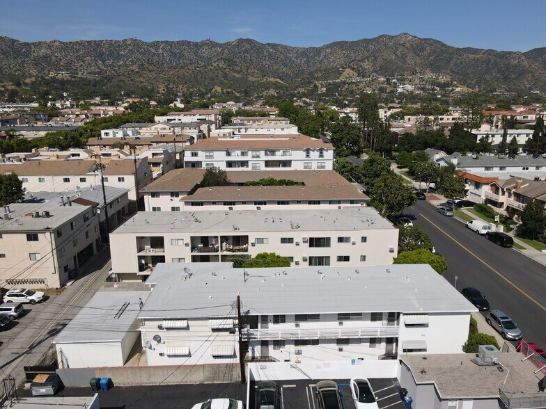 More Photos Of 425 E Magnolia Blvd, Burbank Apartments For Sale