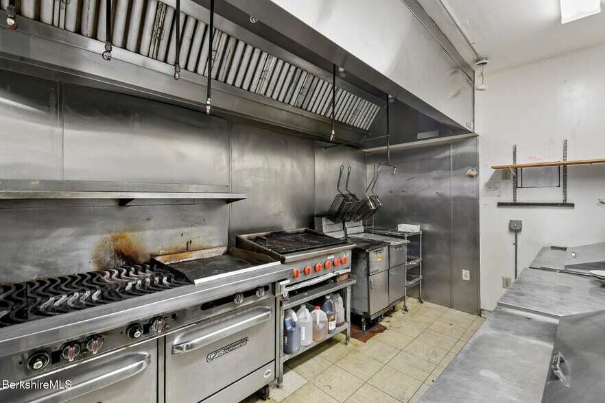 More Photos Of 47 Park St, Adams Restaurant For Sale