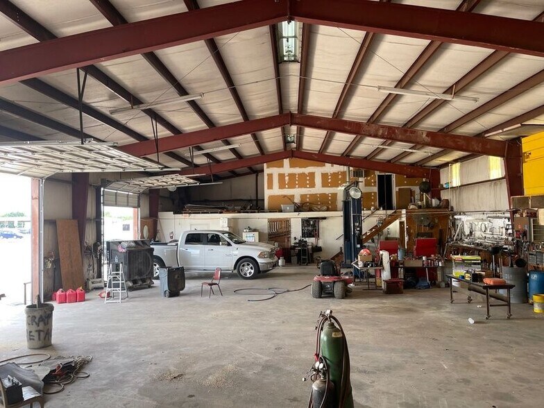 More Photos Of 2504 Hwy 82, Gainesville Auto Repair For Sale