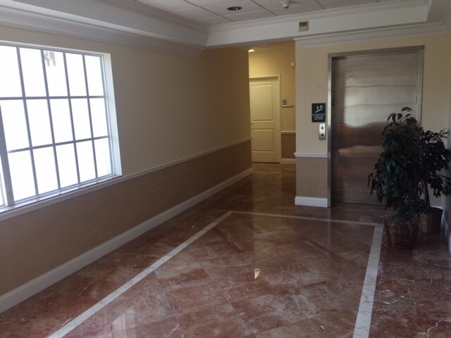 More Photos Of 5104 Lockwood Ridge Rd, Sarasota Office For Sale