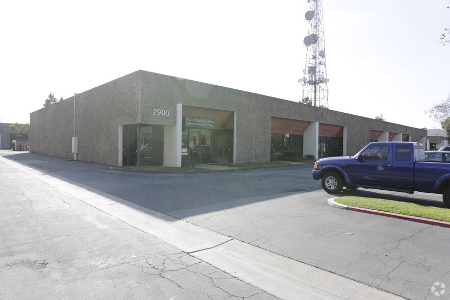 Primary Photo Of 2900-2922 W Pendleton Ave, Santa Ana Warehouse For Lease
