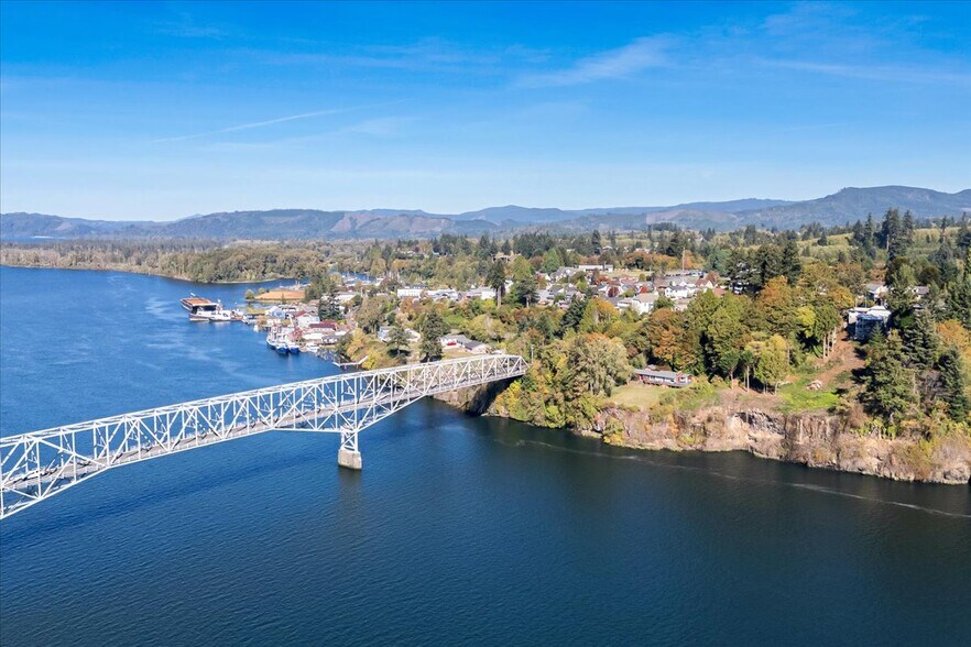 More Photos Of 520 Columbia St, Cathlamet Apartments For Sale