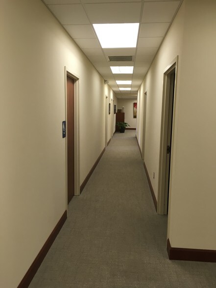More Photos Of 3006 Mount Vernon Rd, Hurricane Office Residential For Sale