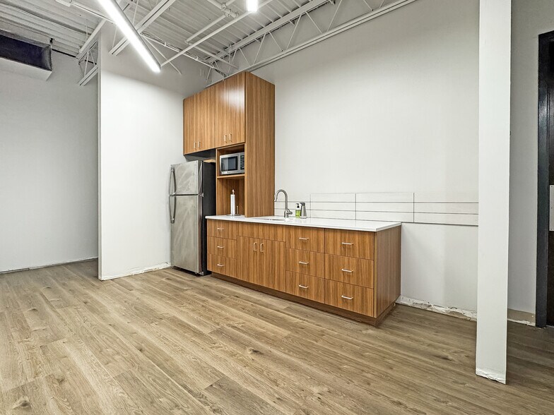 More Photos Of 7250 Metro Blvd, Edina Loft Creative Space For Lease