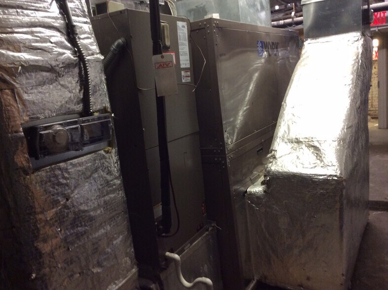 More Photos Of 5216-5224 5th Ave, Brooklyn Office For Sale