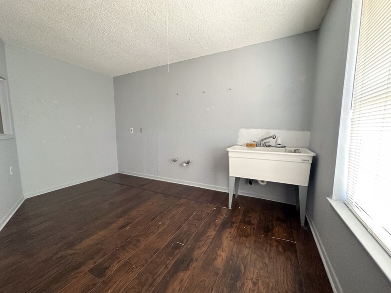 More Photos Of 2210 E Highway 190, Copperas Cove Freestanding For Sale