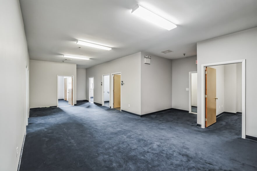 More Photos Of 600 Deer Rd, Cherry Hill Light Distribution For Sale