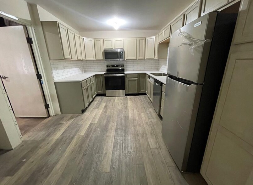 More Photos Of 410 W Chickasha Ave, Chickasha Storefront For Sale