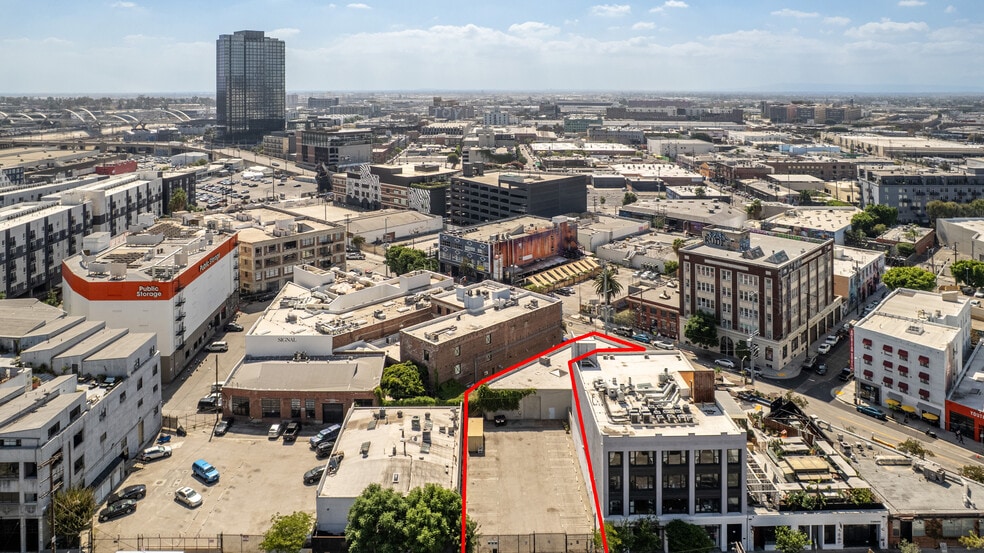 More Photos Of 805 Traction Ave, Los Angeles Showroom For Lease