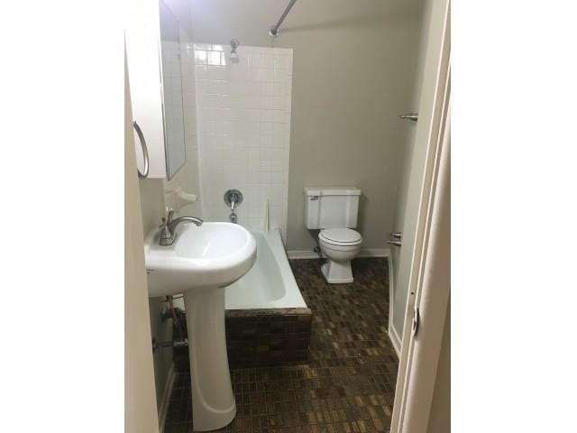 More Photos Of 2300 N Clark St, Chicago Apartments For Lease