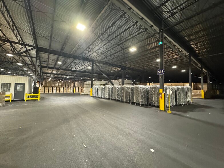 More Photos Of 2900 Rue Thérèse-Casgrain, Drummondville Industrial For Lease