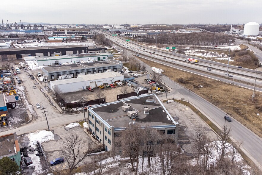 More Photos Of 13200 Boul Métropolitain E, Montréal Office For Sale