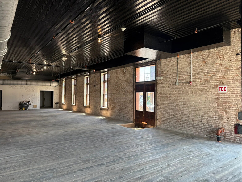 More Photos Of 320 W Walnut St, Springfield Apartments For Lease