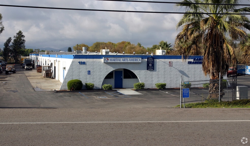More Photos Of 136 10th St, Ramona Service For Lease