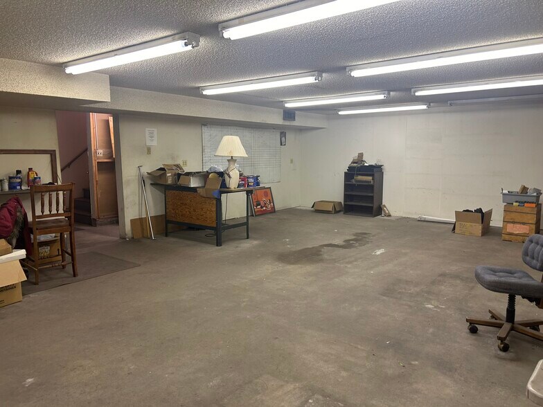 More Photos Of 420 S Federal Blvd, Denver Office For Sale