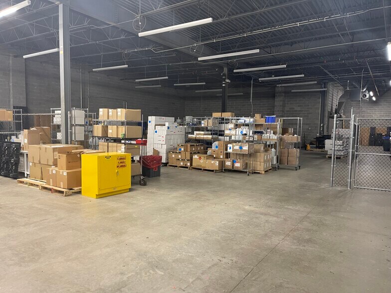 More Photos Of 60 Executive Blvd, Farmingdale Manufacturing For Sale