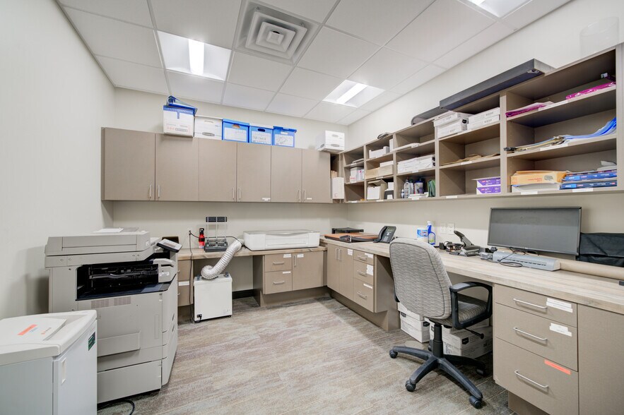 More Photos Of 351 Evergreen Dr, Bozeman Office For Sale