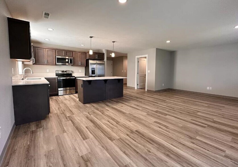 More Photos Of 1321 N Coach Dr, Spokane Valley Apartments For Sale